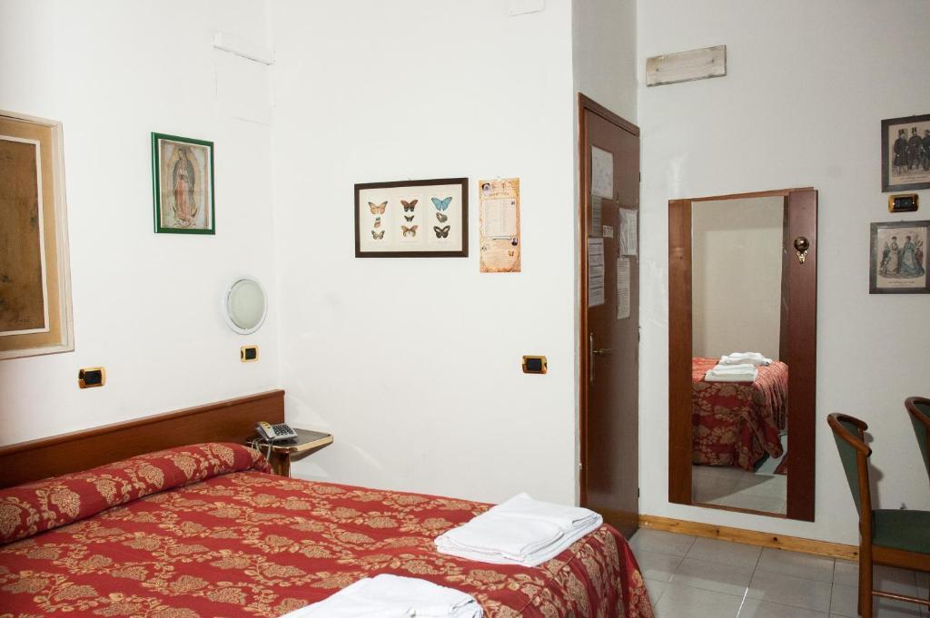 פיאצ'נצה Vip Hotel מראה חיצוני תמונה