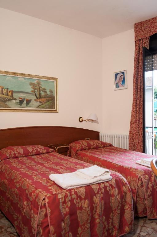 פיאצ'נצה Vip Hotel חדר תמונה
